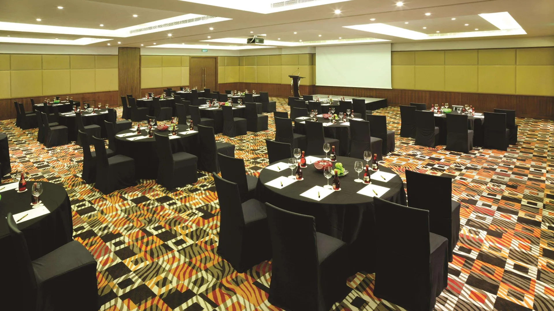 Отель Doubletree By Hilton Gurgaon New Delhi Ncr