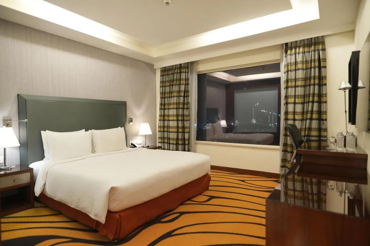 Отель Doubletree By Hilton Gurgaon New Delhi Ncr 5*,